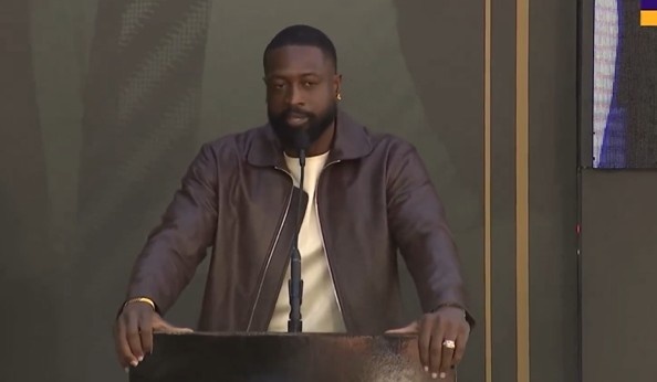 实时开奖-韦德：帕特·莱利彻底改变了我的人生 你的传奇是永恒的！